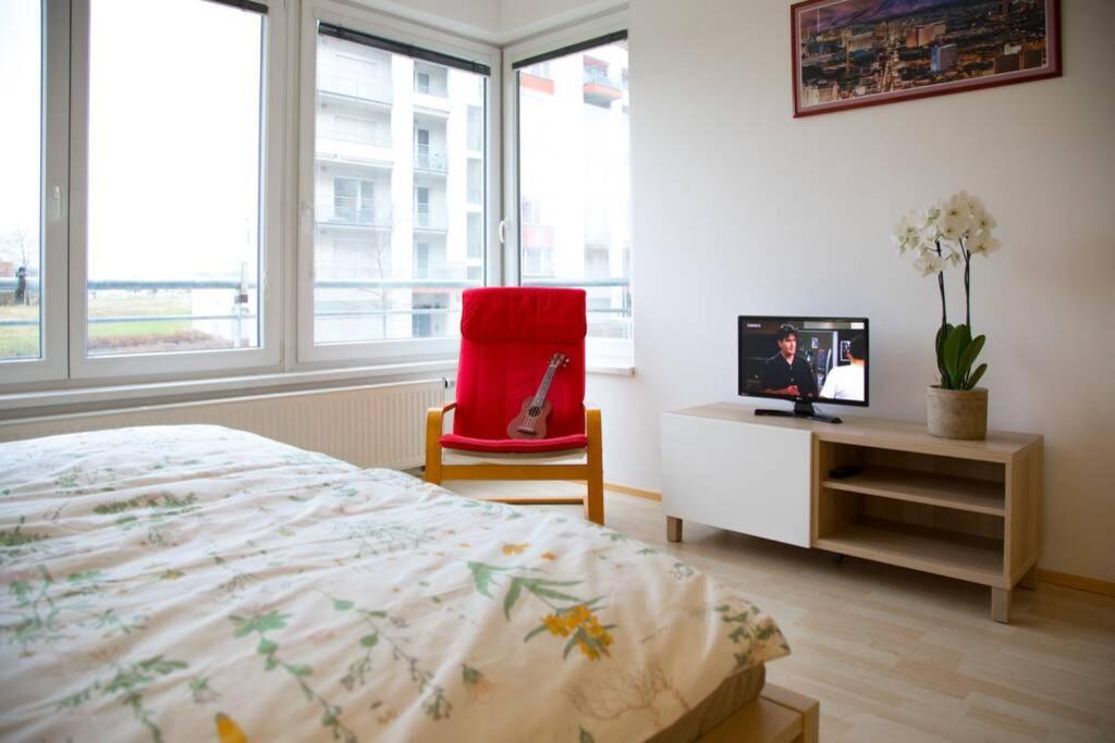 Modern Apartments - Airport 8Mins Praga Exterior foto