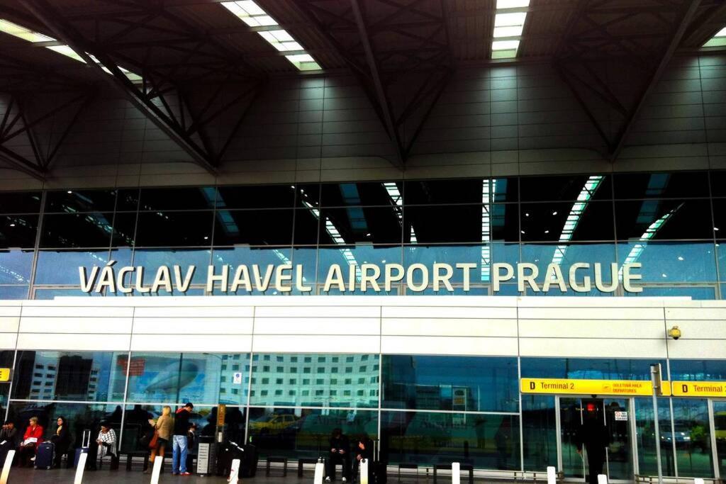 Modern Apartments - Airport 8Mins Praga Exterior foto